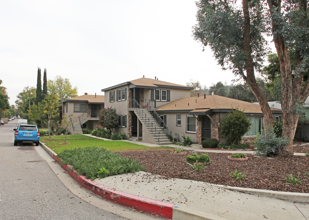 336 Sonora Ave in Glendale, CA - Foto de edificio