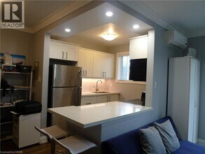 2373 King St E in Hamilton, ON - Building Photo - Building Photo