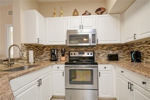 15605 Ocean Walk Circle in Ft. Myers, FL - Building Photo