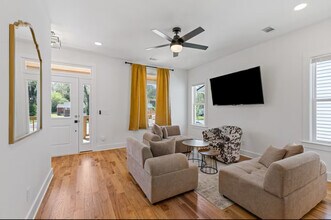 2511 Whites Creek Pike in Nashville, TN - Foto de edificio - Building Photo