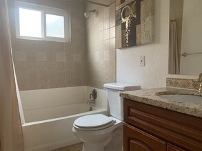 1624 Falmouth Way in Modesto, CA - Building Photo - Building Photo