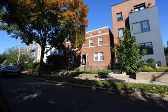 1616-1618 A St SE in Washington, DC - Foto de edificio - Building Photo
