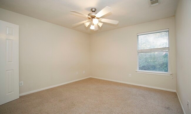 property at 11 Aquiline Oaks Pl