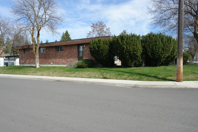 1922-1924 W Grace Ave in Spokane, WA - Building Photo - Building Photo