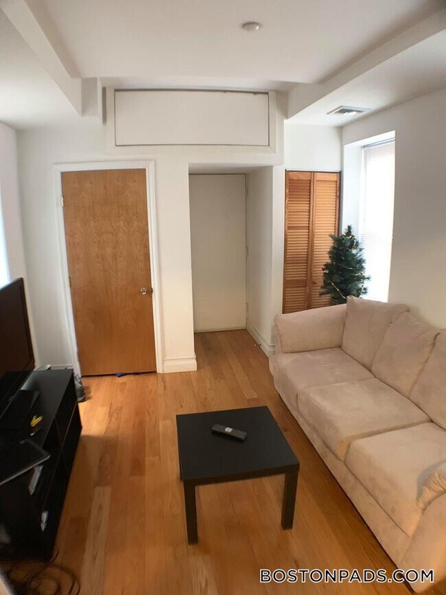 64 Louis Prang St