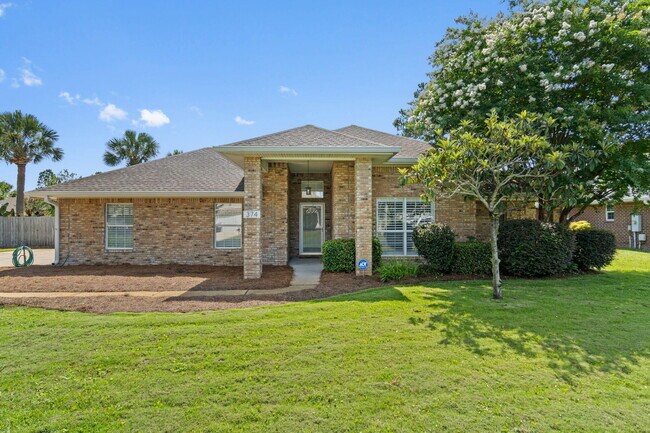 374 S Shore Dr in Destin, FL - Building Photo - Building Photo
