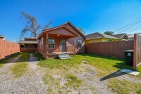 6631 Avenue S photo'