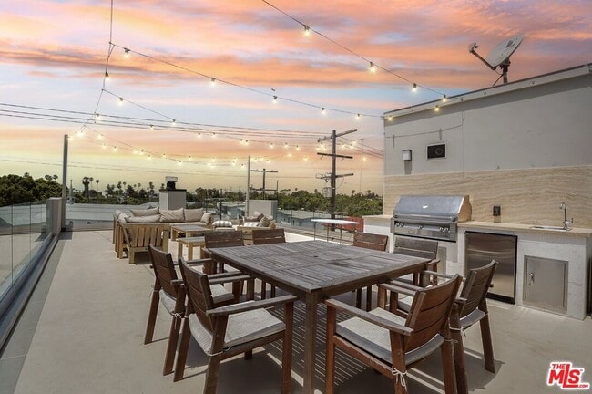property at 1712 1/2 Abbot Kinney Blvd