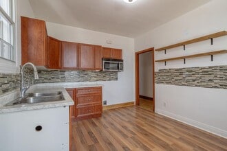 714 Riverview Rue in Verdun, QC - Building Photo - Building Photo