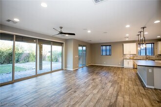 9658 Bruschi Ridge Ct in Las Vegas, NV - Foto de edificio - Building Photo