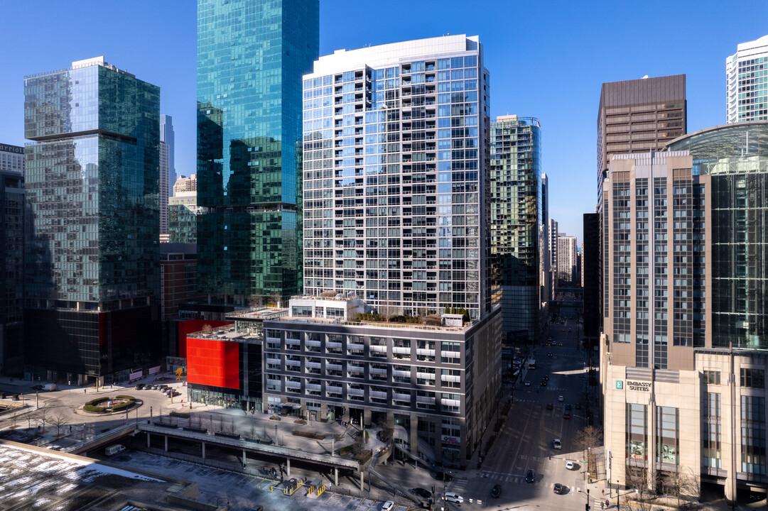 The Fairbanks at Cityfront Plaza in Chicago, IL - Foto de edificio