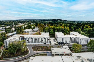 Windsor Totem Lake in Kirkland, WA - Foto de edificio - Building Photo