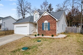 401 Niagra Ln in Murfreesboro, TN - Foto de edificio - Building Photo