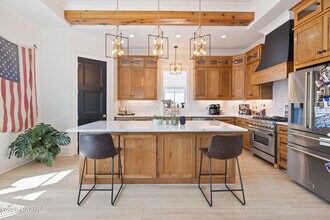 1013 Camellia Blvd in Lafayette, LA - Building Photo - Building Photo