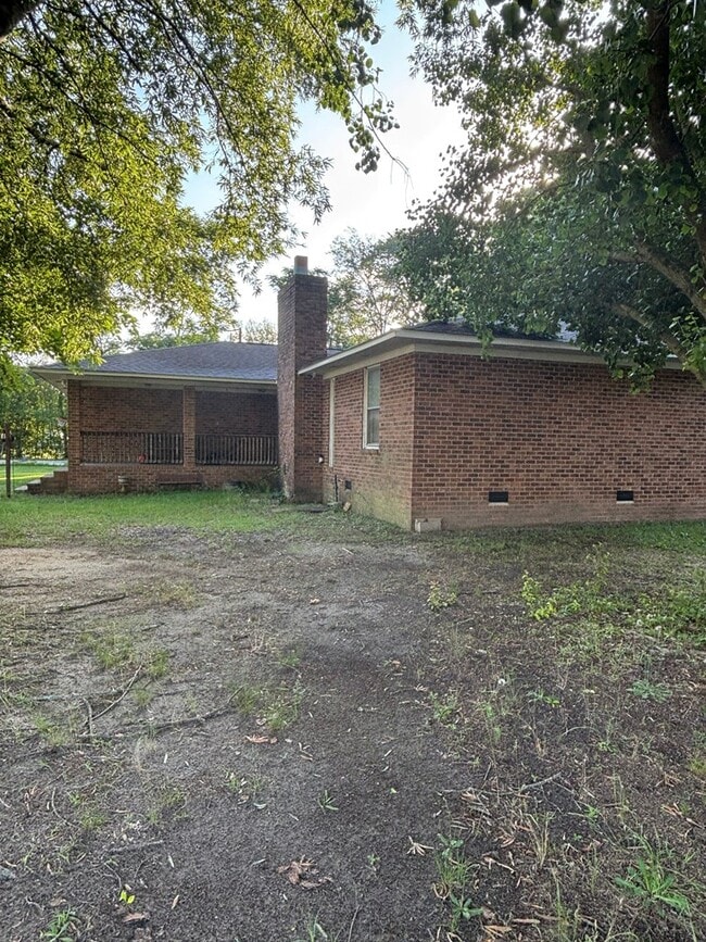 743 Woodrow Rd in Bishopville, SC - Building Photo - Building Photo