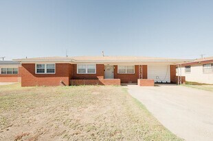 2309 Nabors Ln in Odessa, TX - Building Photo