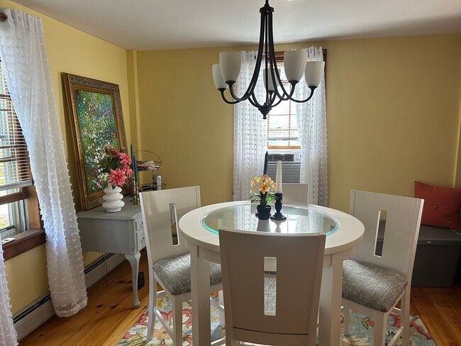 33 Woodland St in Newburyport, MA - Building Photo - Building Photo