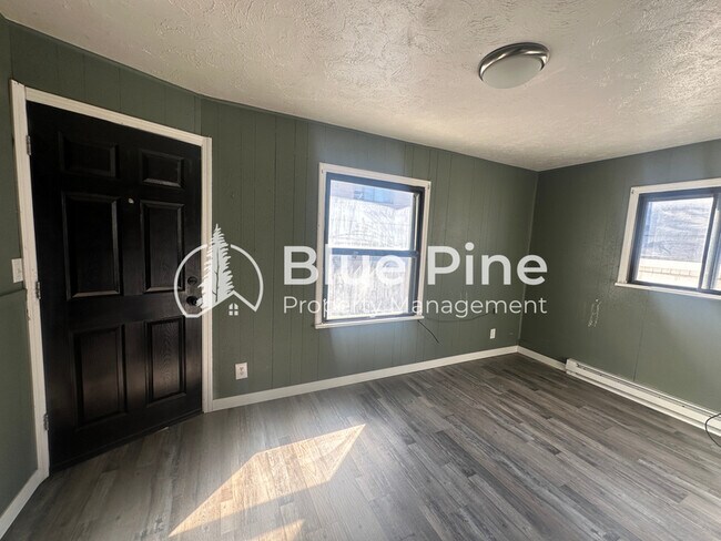 458 H St in Idaho Falls, ID - Foto de edificio - Building Photo