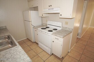 5233 Carousel Dr in El Paso, TX - Building Photo - Building Photo