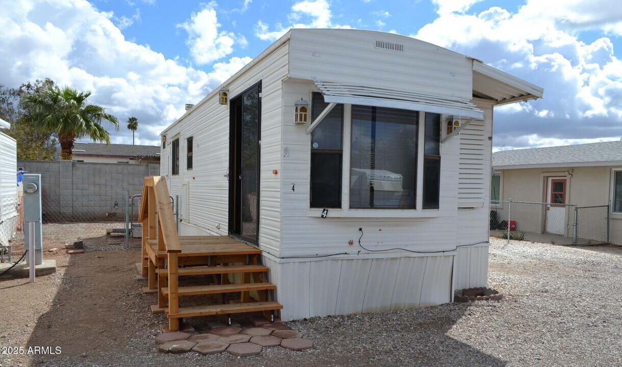 2185 W Ohio St in Apache Junction, AZ - Building Photo