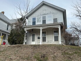 1608 E 12th St in Davenport, IA - Building Photo