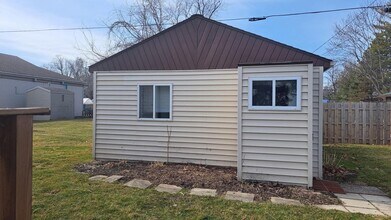 2315 Martins Point Rd, Unit Martin's Point Cottage in Sandusky, OH - Building Photo - Building Photo