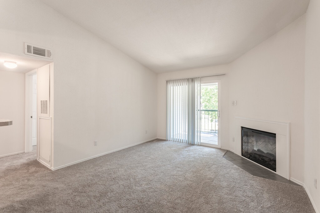 Legends At The Beach Apartments in Virginia Beach, VA