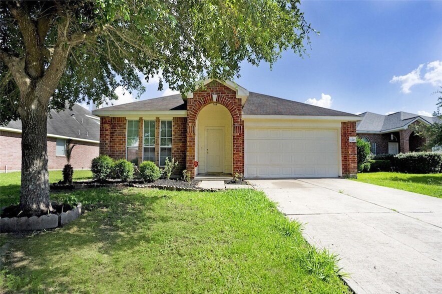 8410 Taraglen Ct in Richmond, TX - Building Photo