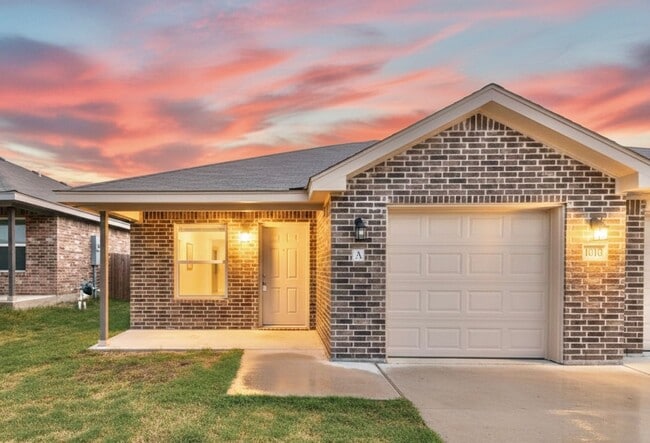 property at 1010 B Zora Dr