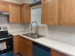 2712 Via Paseo, Unit Unit D in Montebello, CA - Foto de edificio - Building Photo