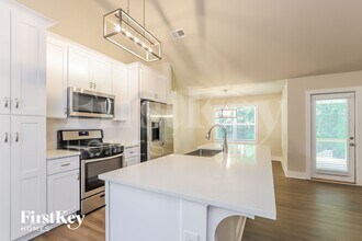 7030 Lawson Dr in Gainesville, GA - Building Photo - Building Photo