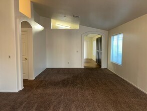 7125 Overhill Ave in Las Vegas, NV - Building Photo - Building Photo