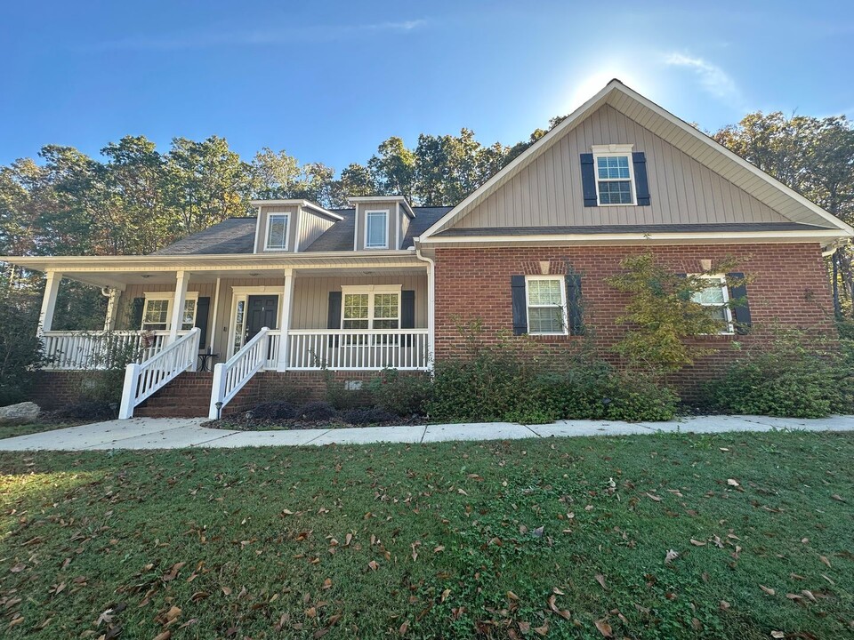 68 Bentbrook Cir in Oxford, AL - Building Photo