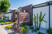 Eastside Apartments in Costa Mesa, CA - Foto de edificio - Building Photo