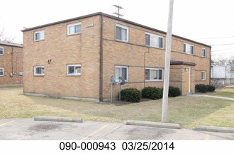 Yearling Circle in Columbus, OH - Foto de edificio - Building Photo