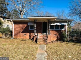 50 Lone Oak St in Grantville, GA - Building Photo