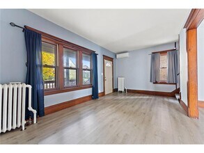 882 Aurora Ave in St. Paul, MN - Building Photo - Building Photo