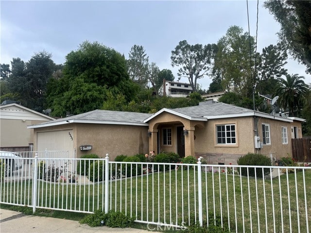 property at 5333 Canoga Ave
