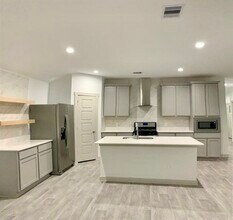 2824 Gunnersbury Dr in Houston, TX - Building Photo - Building Photo