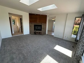 2211 Dogwood St NE in Tacoma, WA - Building Photo - Building Photo