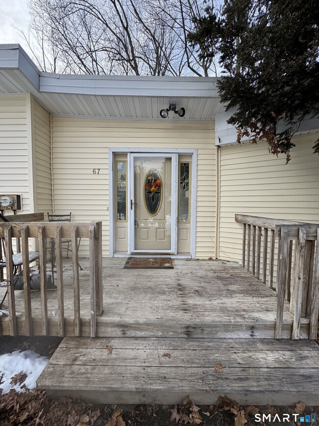 67 Oronoque Trail in Shelton, CT - Building Photo - Building Photo