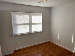 6924 NW 60th Dr in Bethany, OK - Building Photo - Building Photo