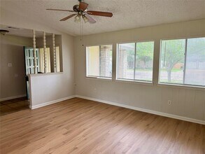 610 Chisholm Valley Dr in Round Rock, TX - Building Photo - Building Photo