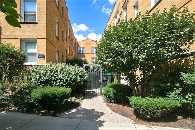 657 W Roscoe St, Unit 628-1N