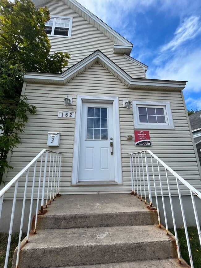 152 Wesley St in Moncton, NB - Building Photo - Building Photo