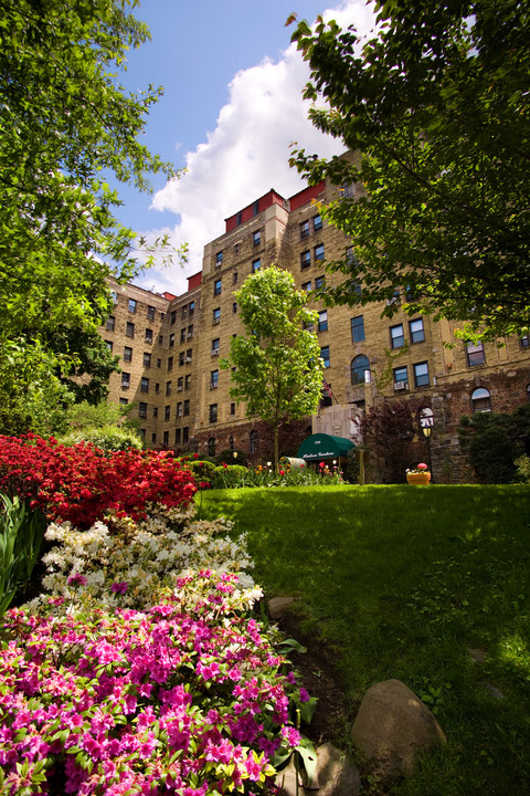 2728 Henry Hudson Pky E in Bronx, NY - Foto de edificio