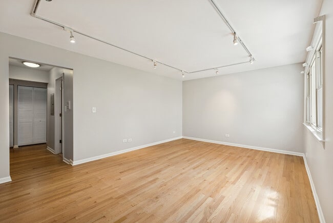 1540 W Chase Ave in Chicago, IL - Building Photo - Building Photo