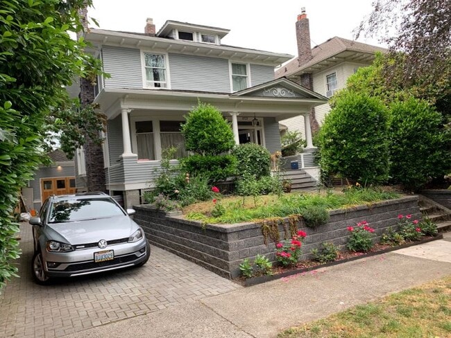 5727 17th Ave NE, Unit Ravenna Loft