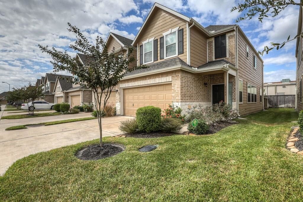 2742 Windy Thicket Ln in Houston, TX - Building Photo