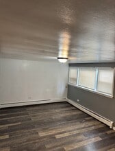 5908 Butterfield Rd, Unit B in Berkeley, IL - Building Photo - Building Photo